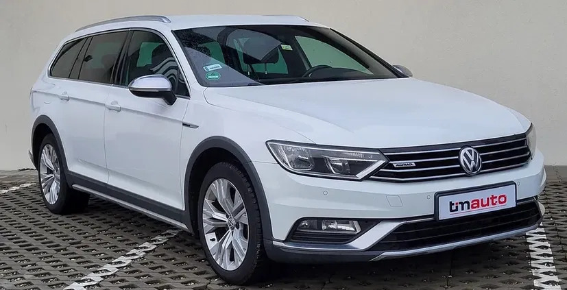 volkswagen passat Volkswagen Passat cena 59900 przebieg: 279000, rok produkcji 2016 z Kargowa